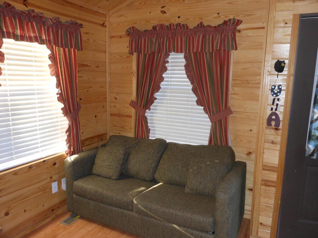 Oakzanita Springs Camping Resort Cabin 1 Descanso Εξωτερικό φωτογραφία